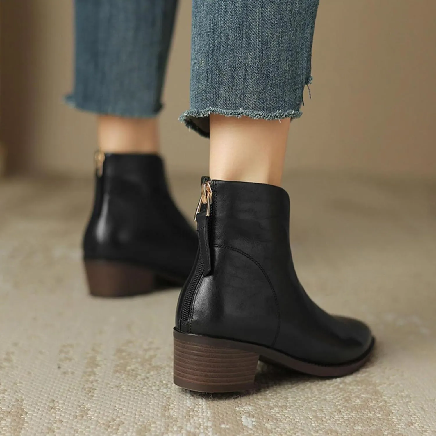 Women's Pointed Toe Chunky Stacked Low Heel Ankle Boots Fashion V-Cut Back Zip Western Ankle Boots Warm Fur Lined Genuine Leather Dress Booties