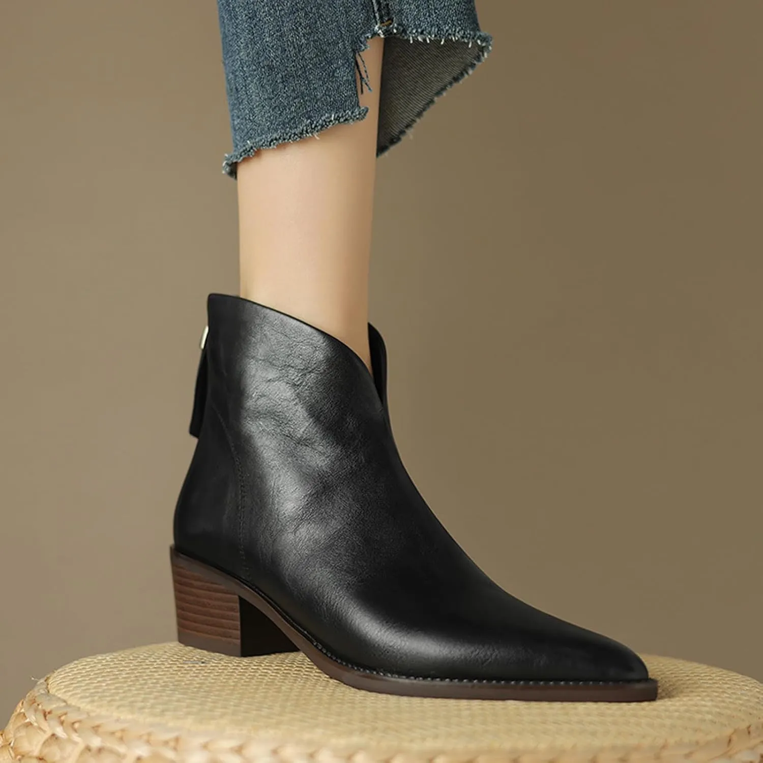 Women's Pointed Toe Chunky Stacked Low Heel Ankle Boots Fashion V-Cut Back Zip Western Ankle Boots Warm Fur Lined Genuine Leather Dress Booties