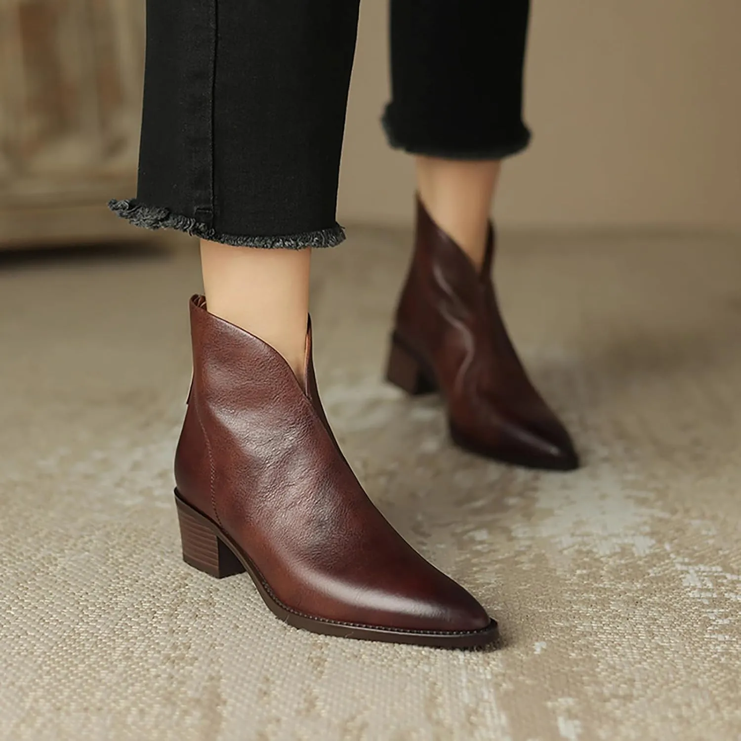 Women's Pointed Toe Chunky Stacked Low Heel Ankle Boots Fashion V-Cut Back Zip Western Ankle Boots Warm Fur Lined Genuine Leather Dress Booties
